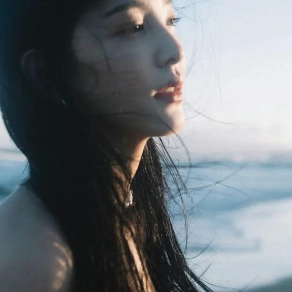 云雾之间 海报